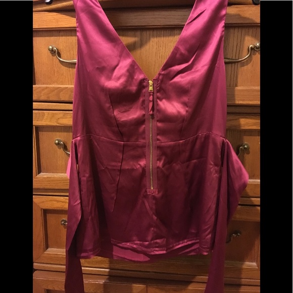 - BCBGMaxAzria fuchsia satin blouse - Picture 6 of 10